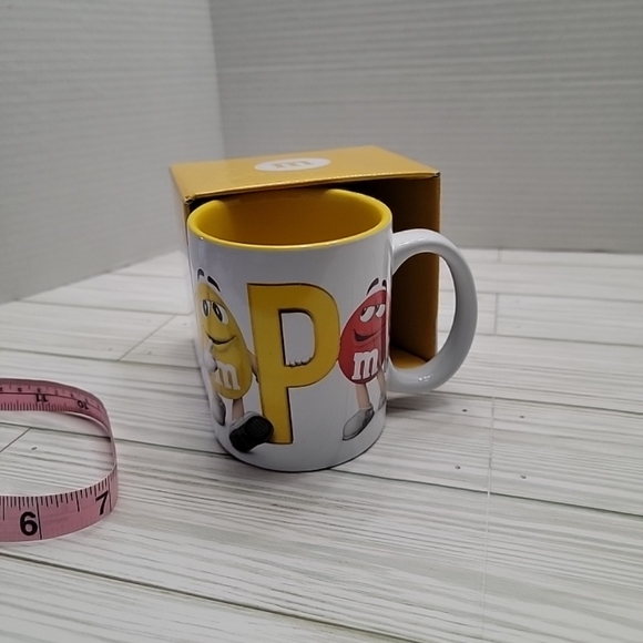 M & M's Mars 2019 Letter P Ceramic 12oz Coffee Mug New Yellow - Picture 7 of 12